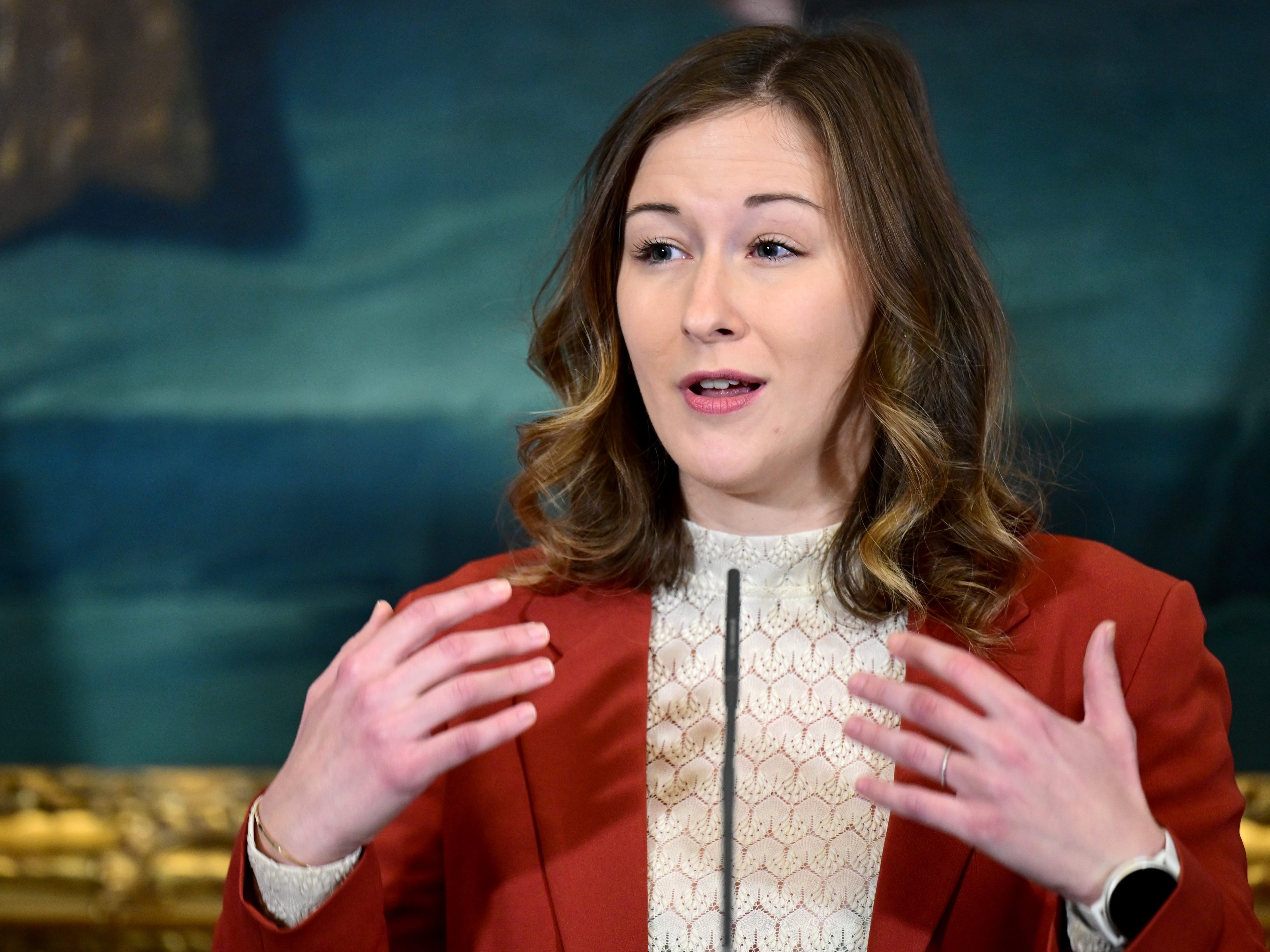 Die Regierung rechnet mit rund 12.000 Betroffenen.