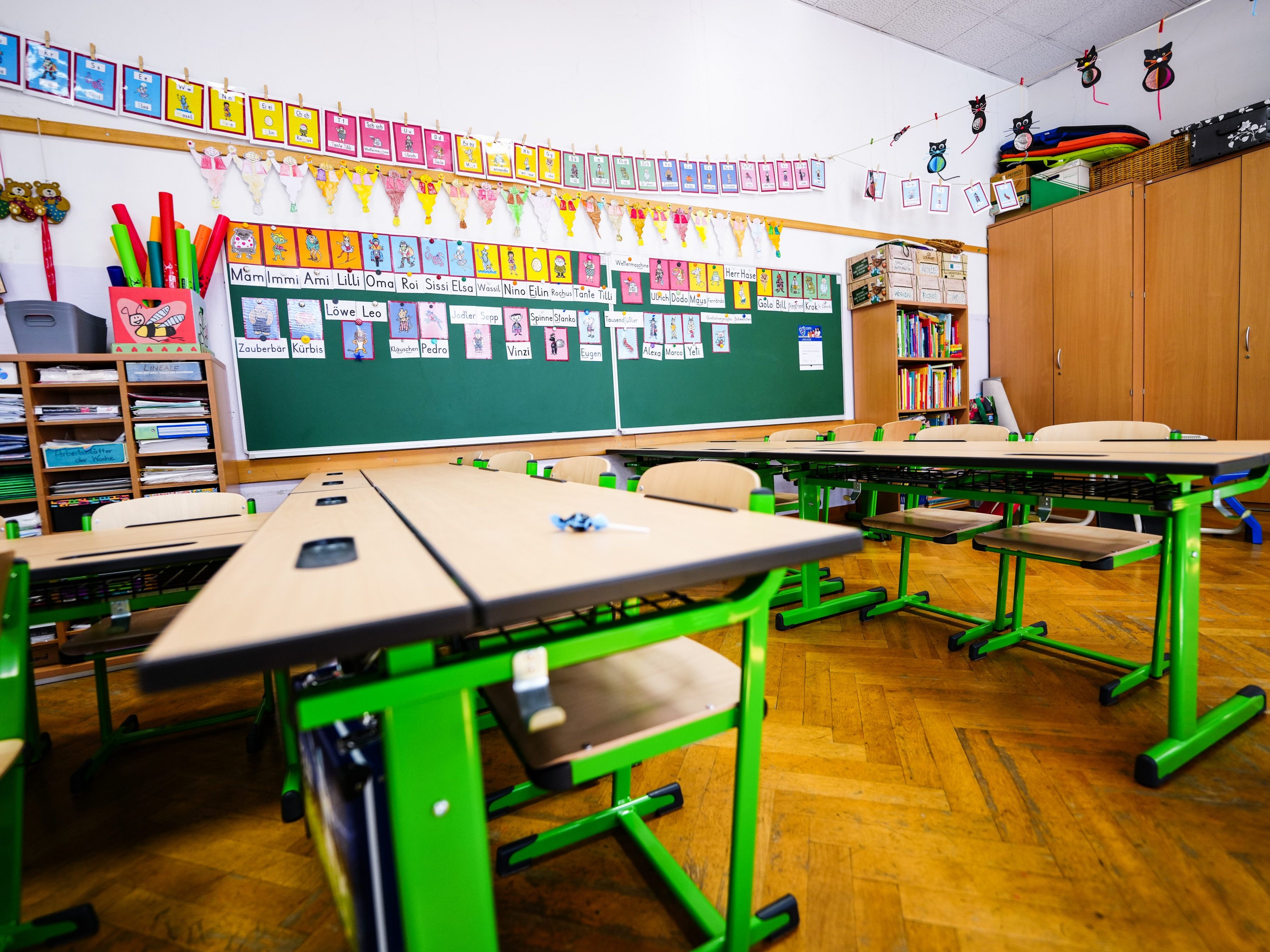 Schulen bekommen einen Leitfaden für den Umgang mit antisemitischen Vorfällen.