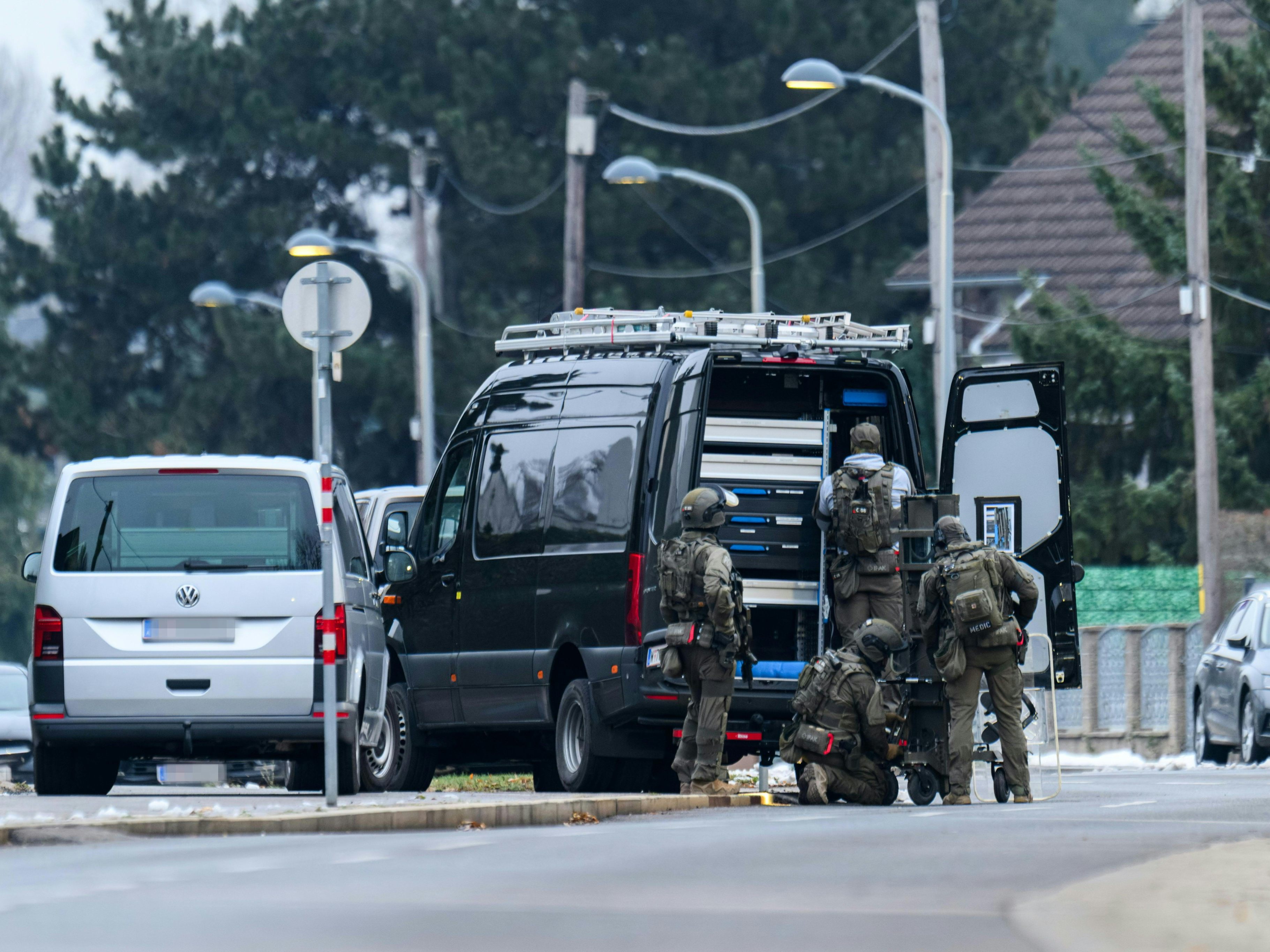 Der Schütze konnte von der Polizei festgenommen werden.