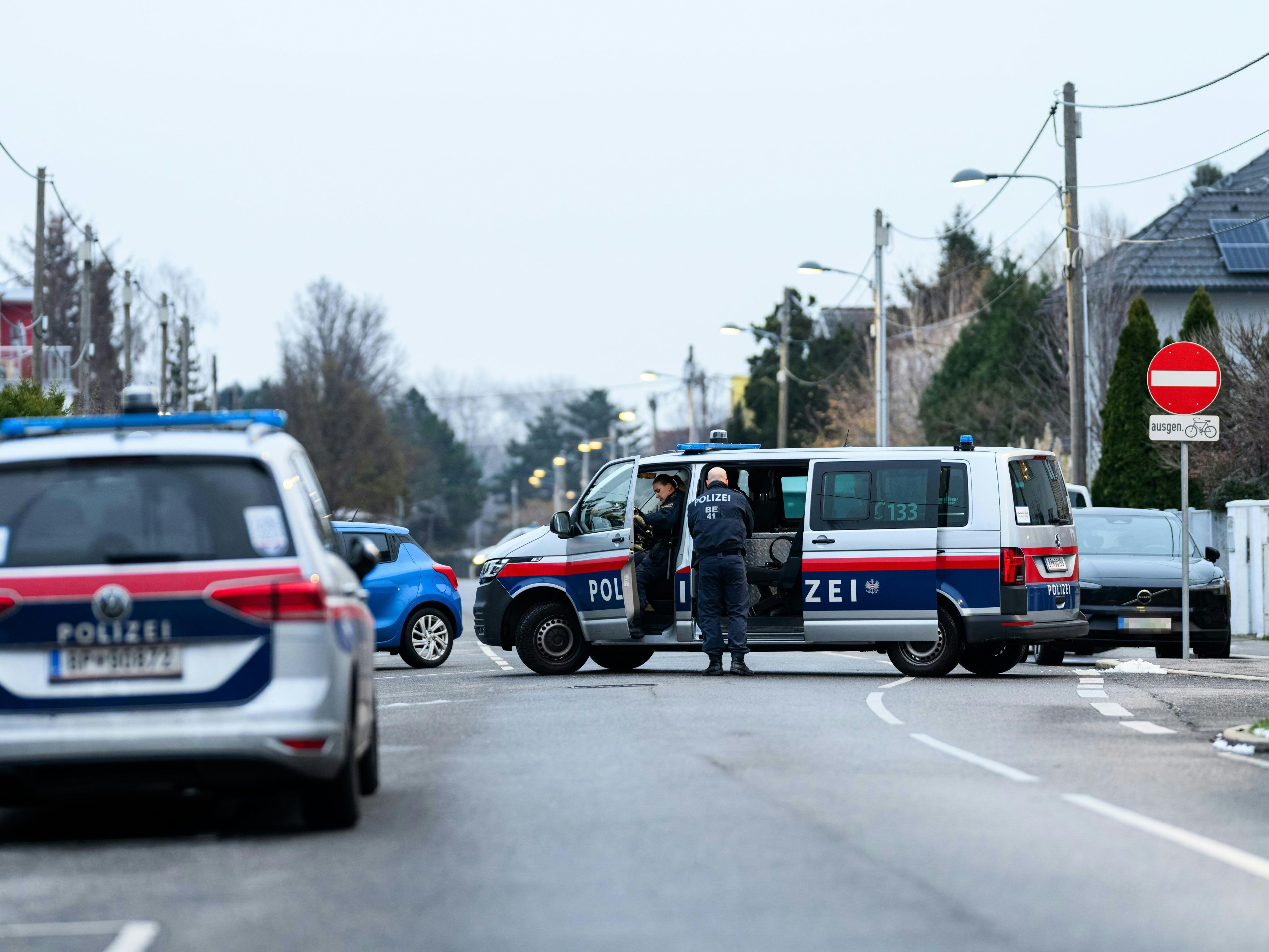 Ein 52-Jähriger griff mit 1,4 Promille zur Pistole und schoss auf Dacharbeiter.