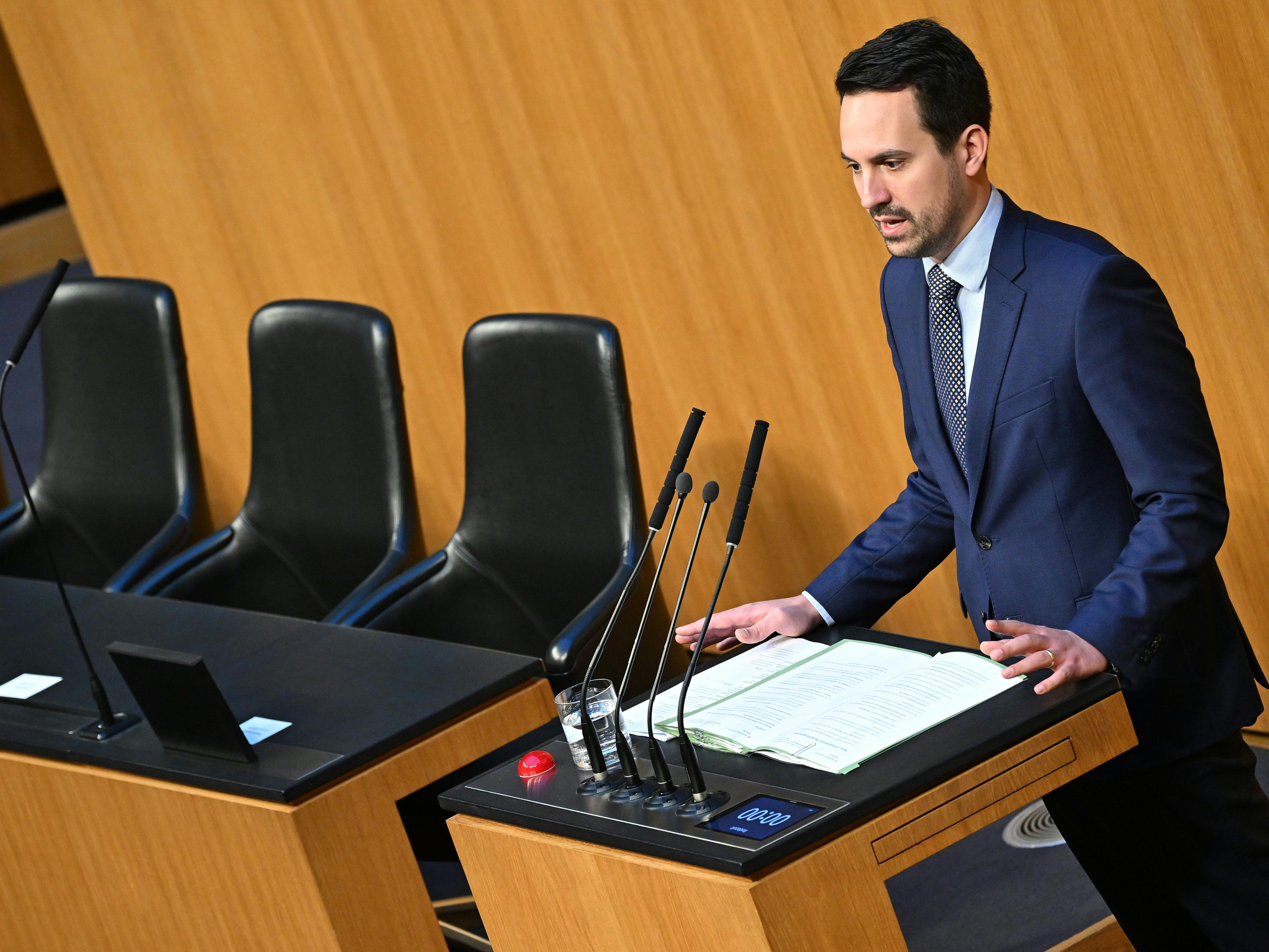 Christoph Wiederkehr bei einer Sitzung im Nationalrat.