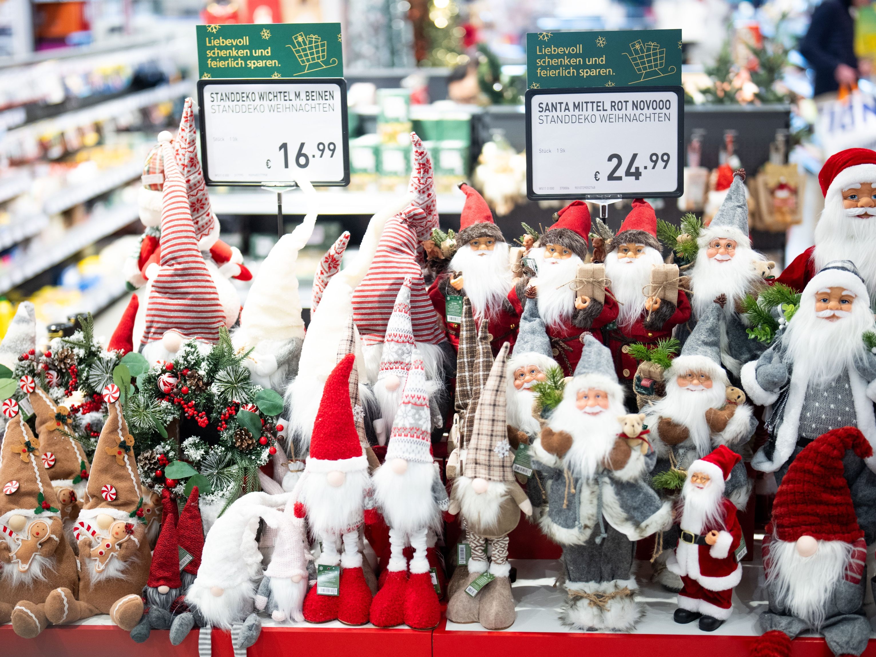 Handelsforscher rechnen mit leichtem Umsatzanstieg zu Weihnachten.