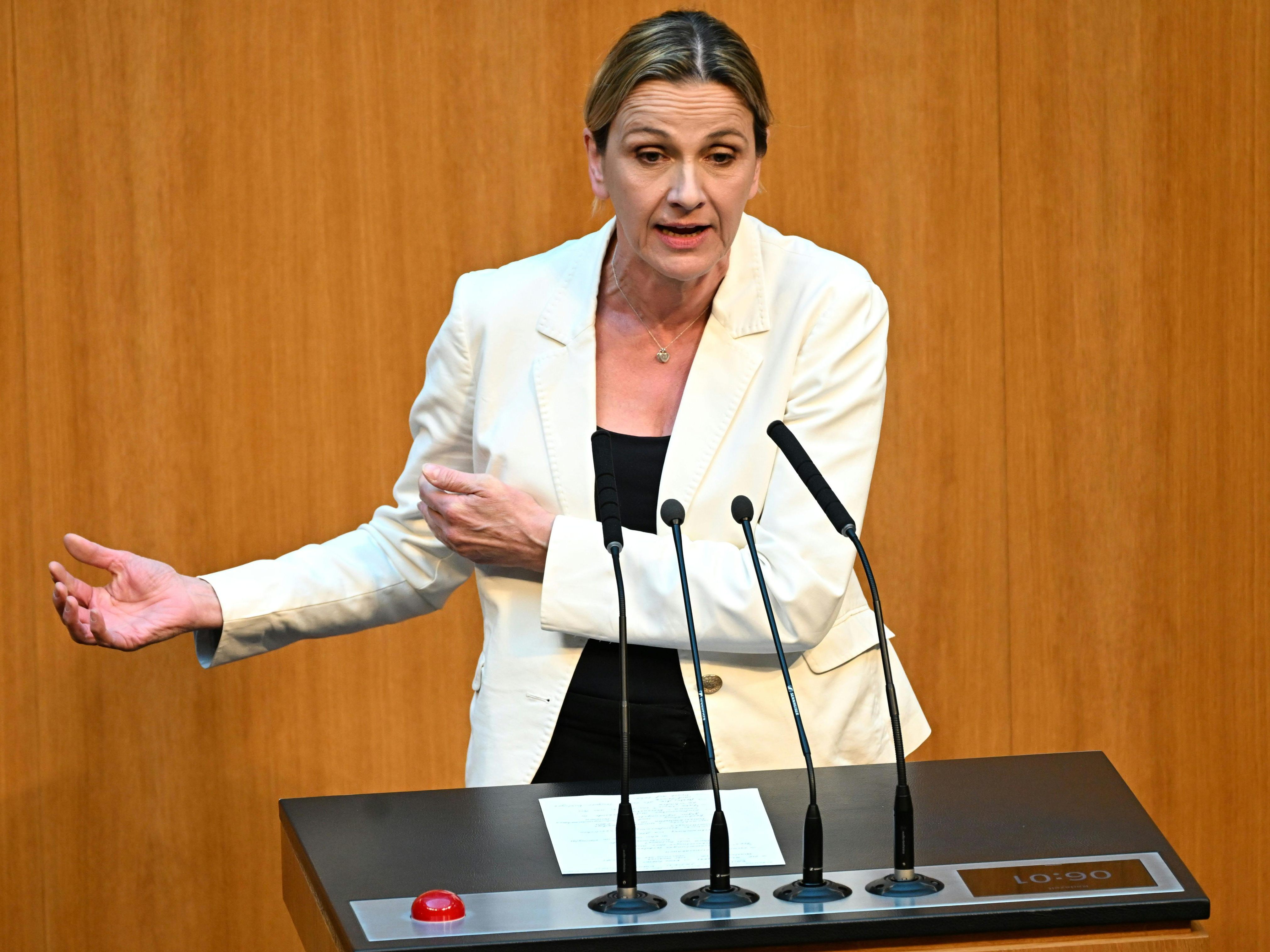 Hitzige Debatte um biologische Geschlechter.