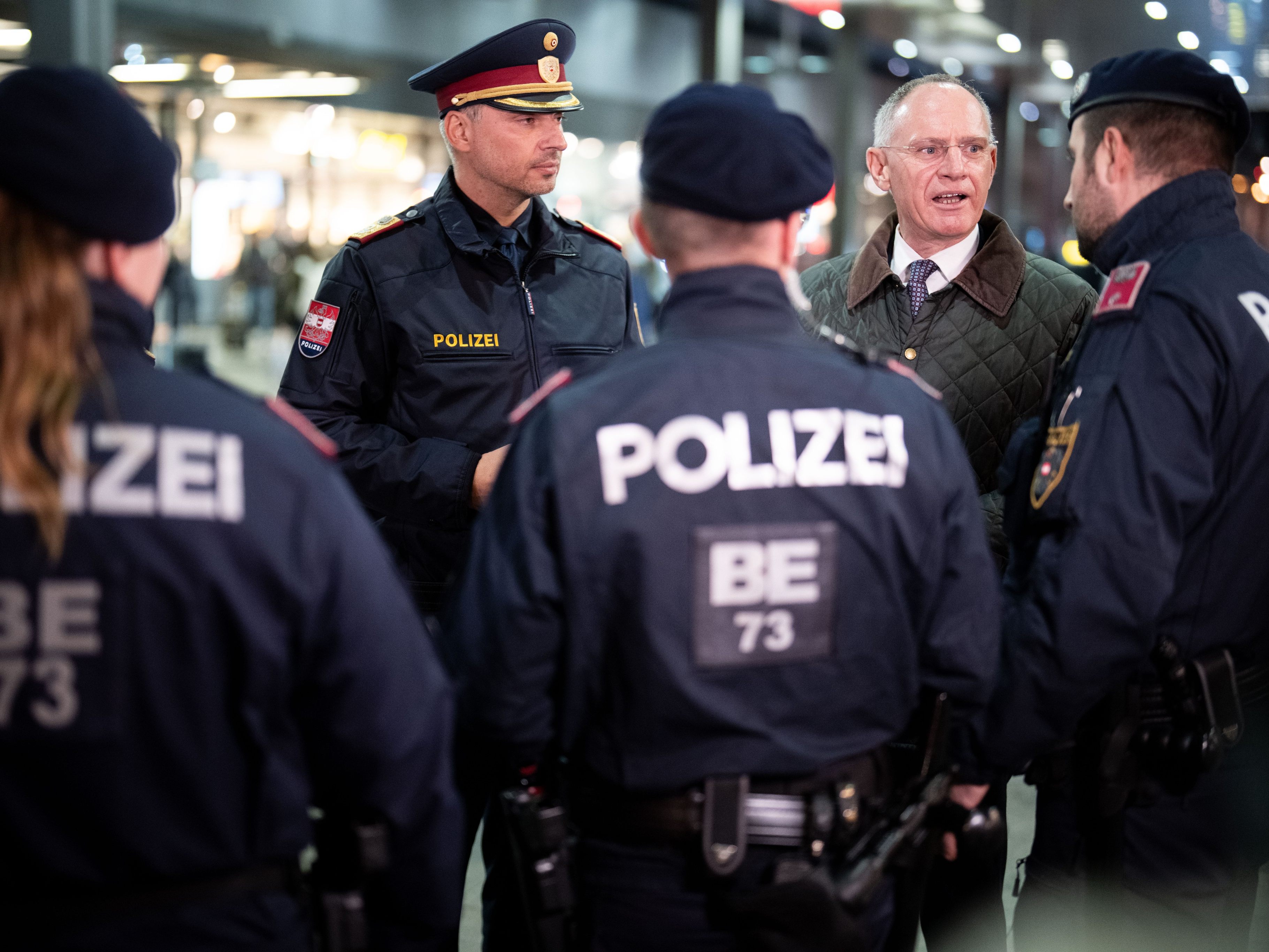 Dieter Csefan fordert eine verstärkte Zusammenarbeit, um Jugendkriminalität zu bekämpfen.