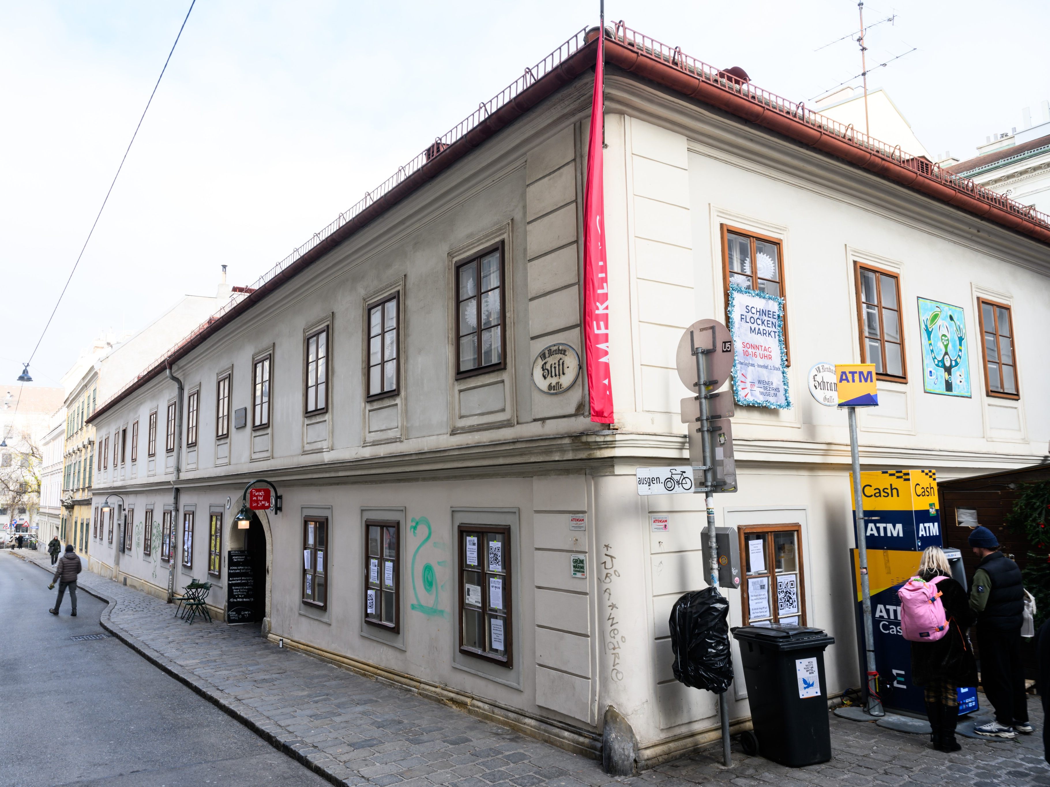 Das Amerlinghaus könnte wegen drastischen Budgetkürzungen geschlossen werden.