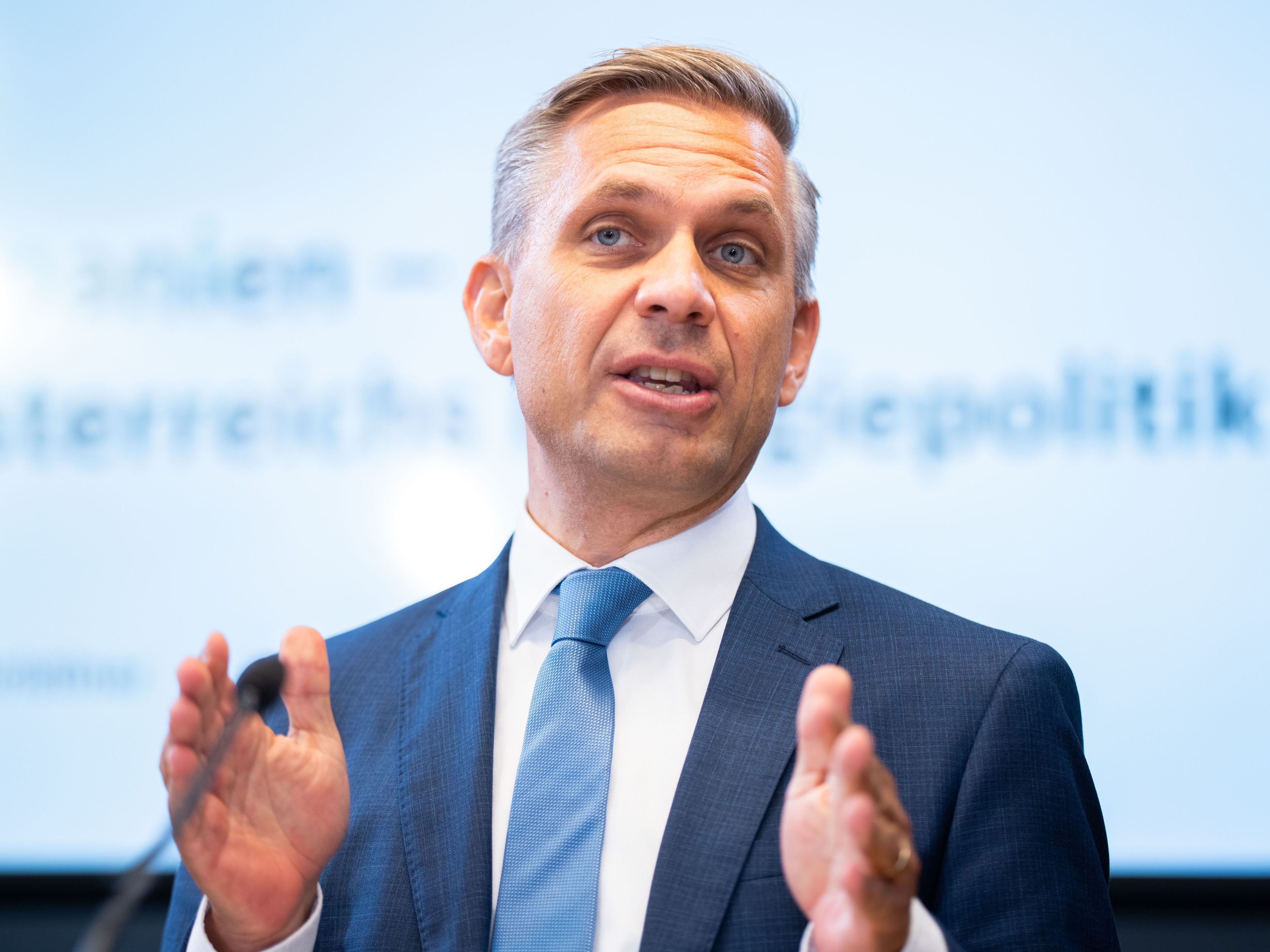 Die Regierung will die Industriestrategie Anfang 2026 vorstellen.