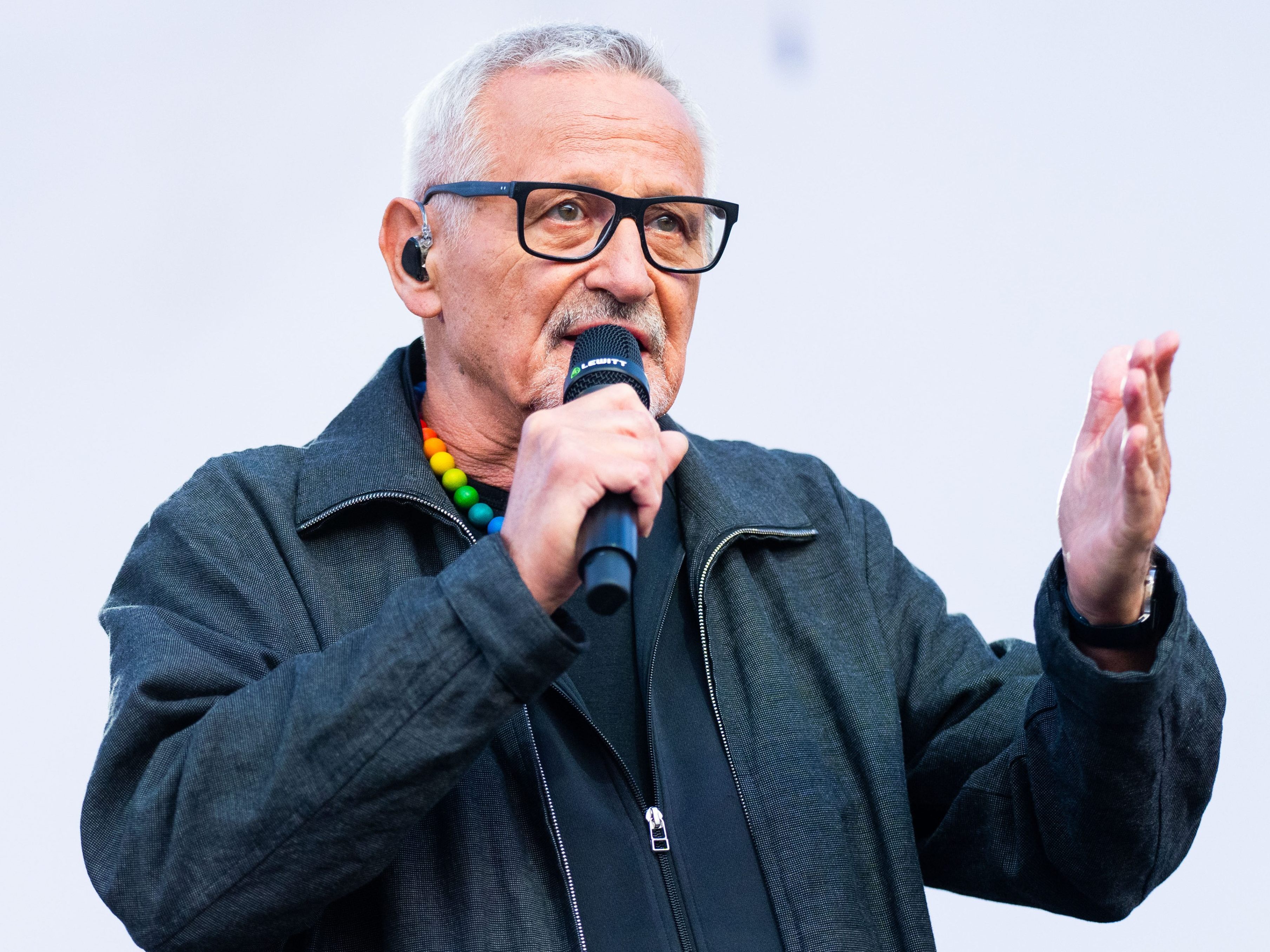 Die Auftritte könnten krankheitsbedingt nicht stattfinden.