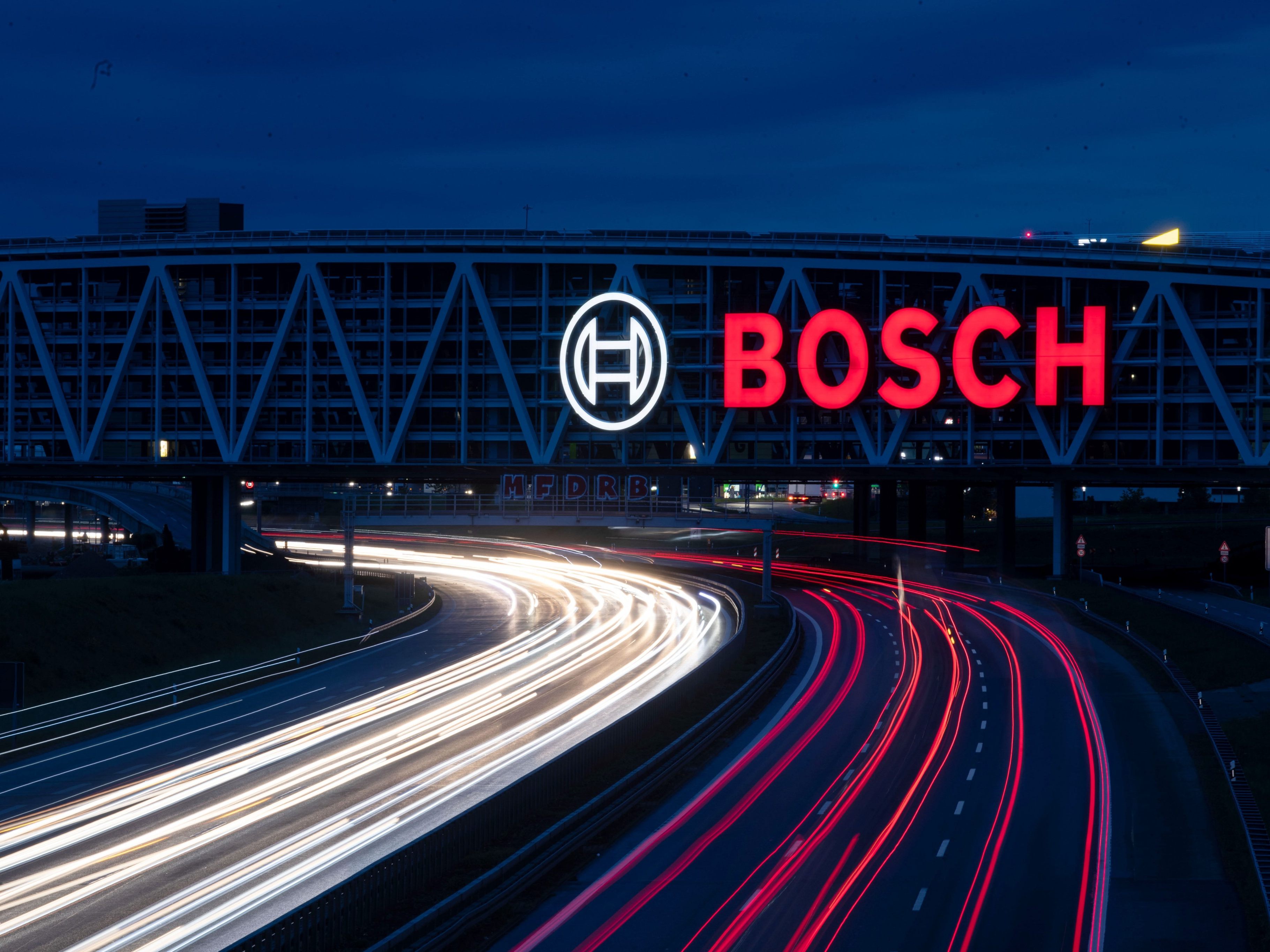 Deutschlands größter Schriftzug steht bei Stuttgart.