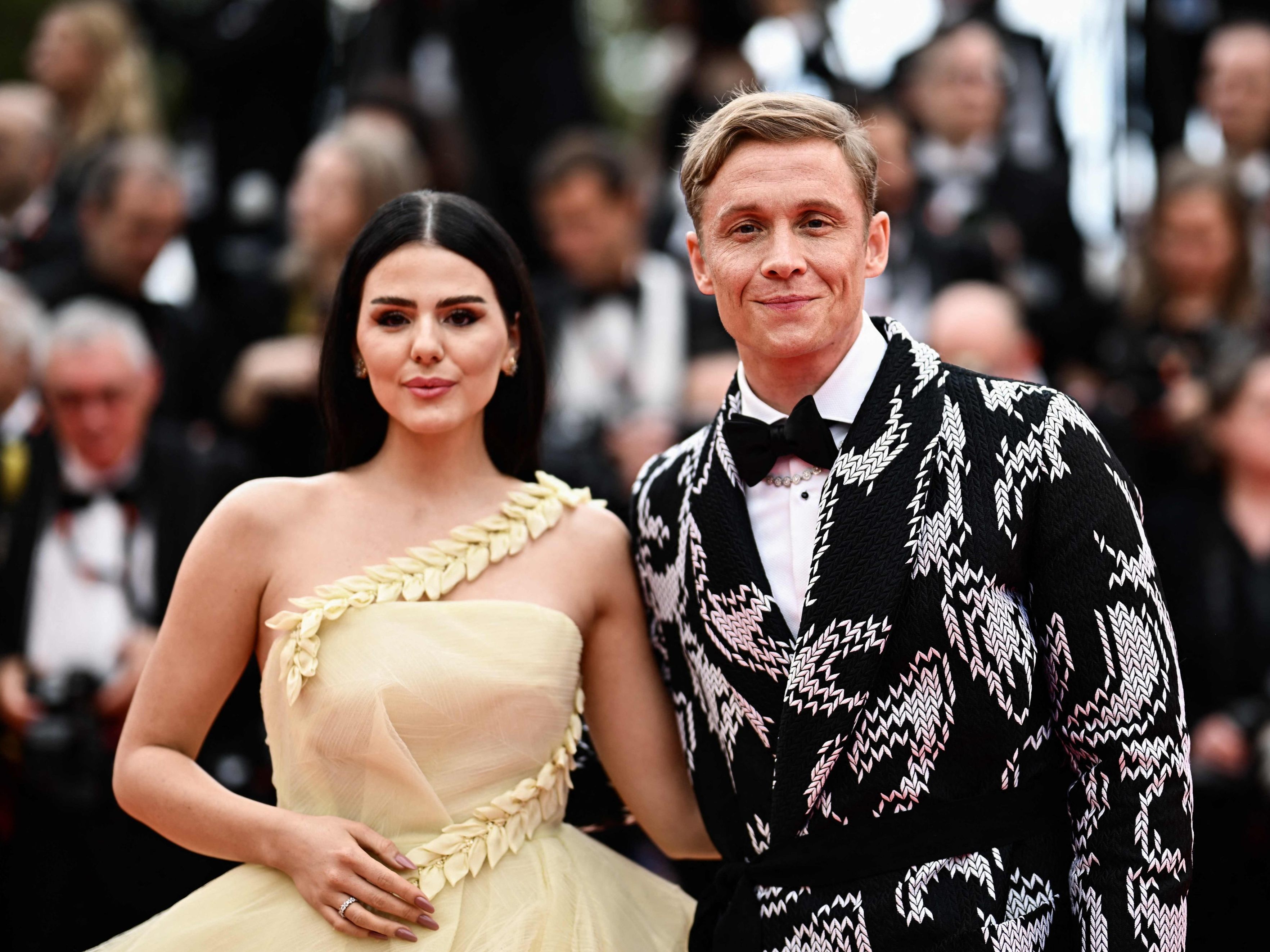 Matthias Schweighöfer und Ruby O. Fee bei einem gemeinsamen Auftritt auf dem roten Teppich – im Film „Das Leben der Wünsche“ stehen sie gemeinsam vor der Kamera.