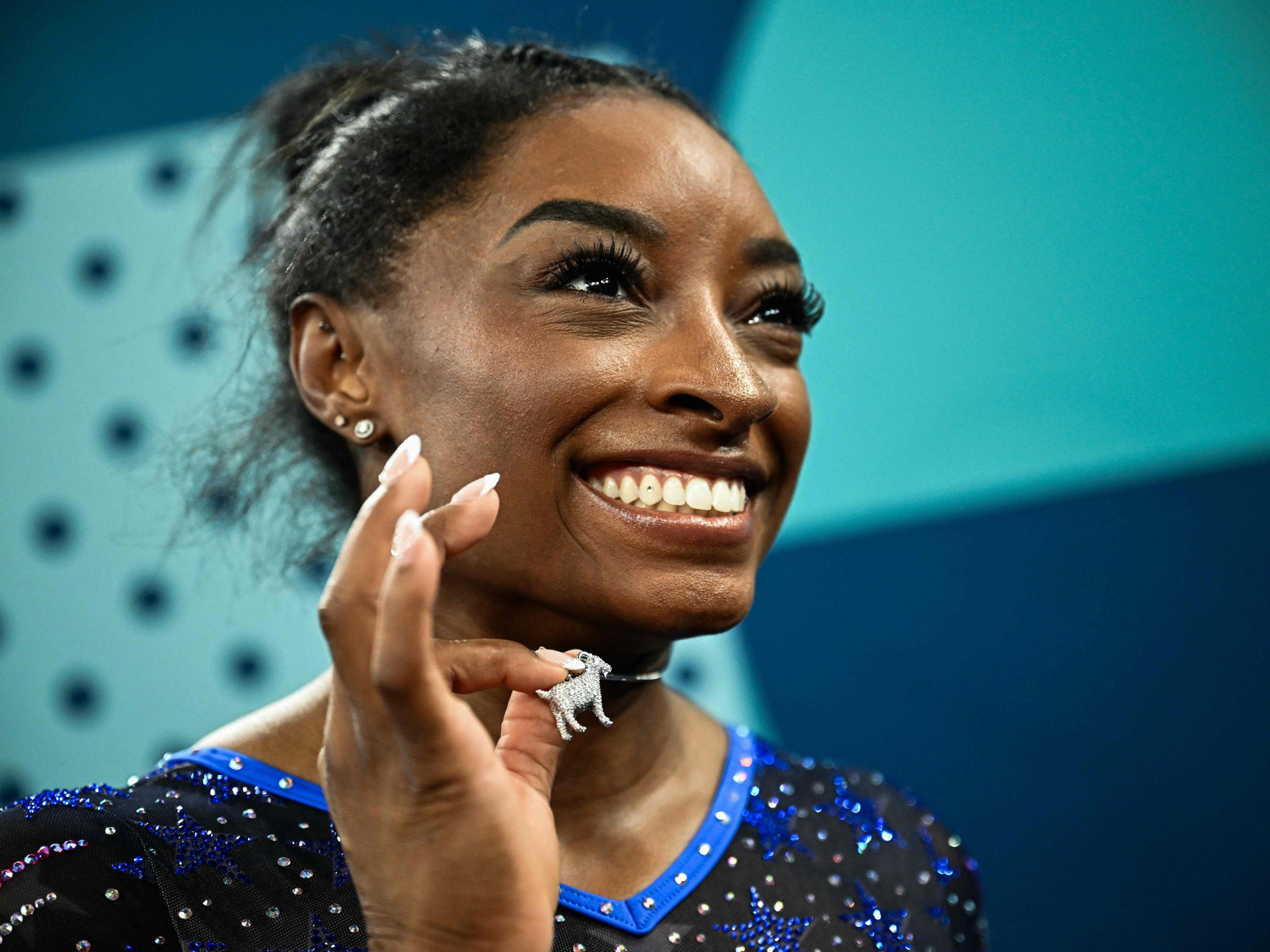 Turnerin Simone Biles gewann bei den Olympischen Spielen 2024 in Paris drei Goldmedaillen und eine Silbermedaille.