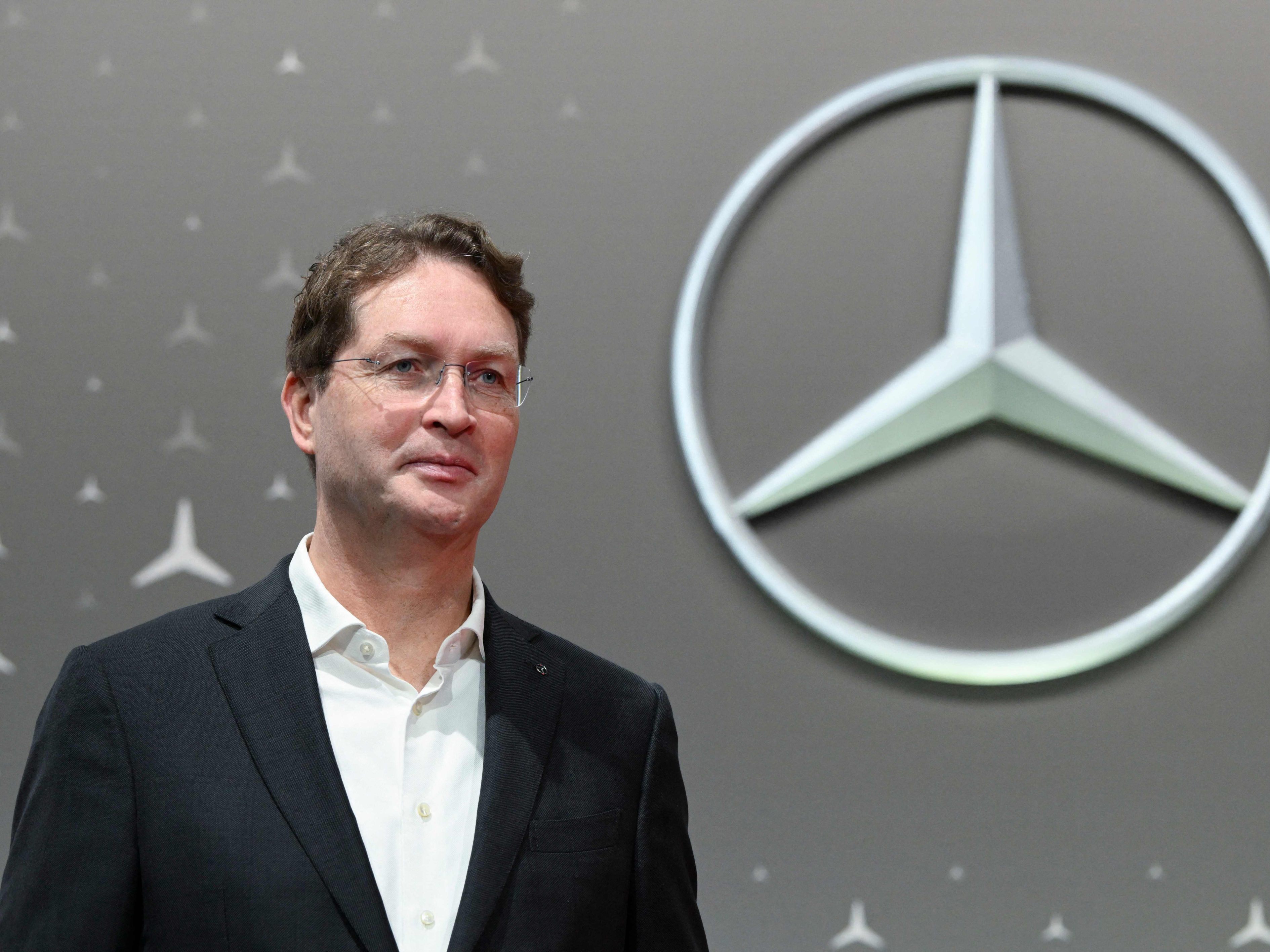 Mercedes-Benz-Chef Ola Källenius steht laut Bericht vor einer möglichen Kurskorrektur beim Autobauer.