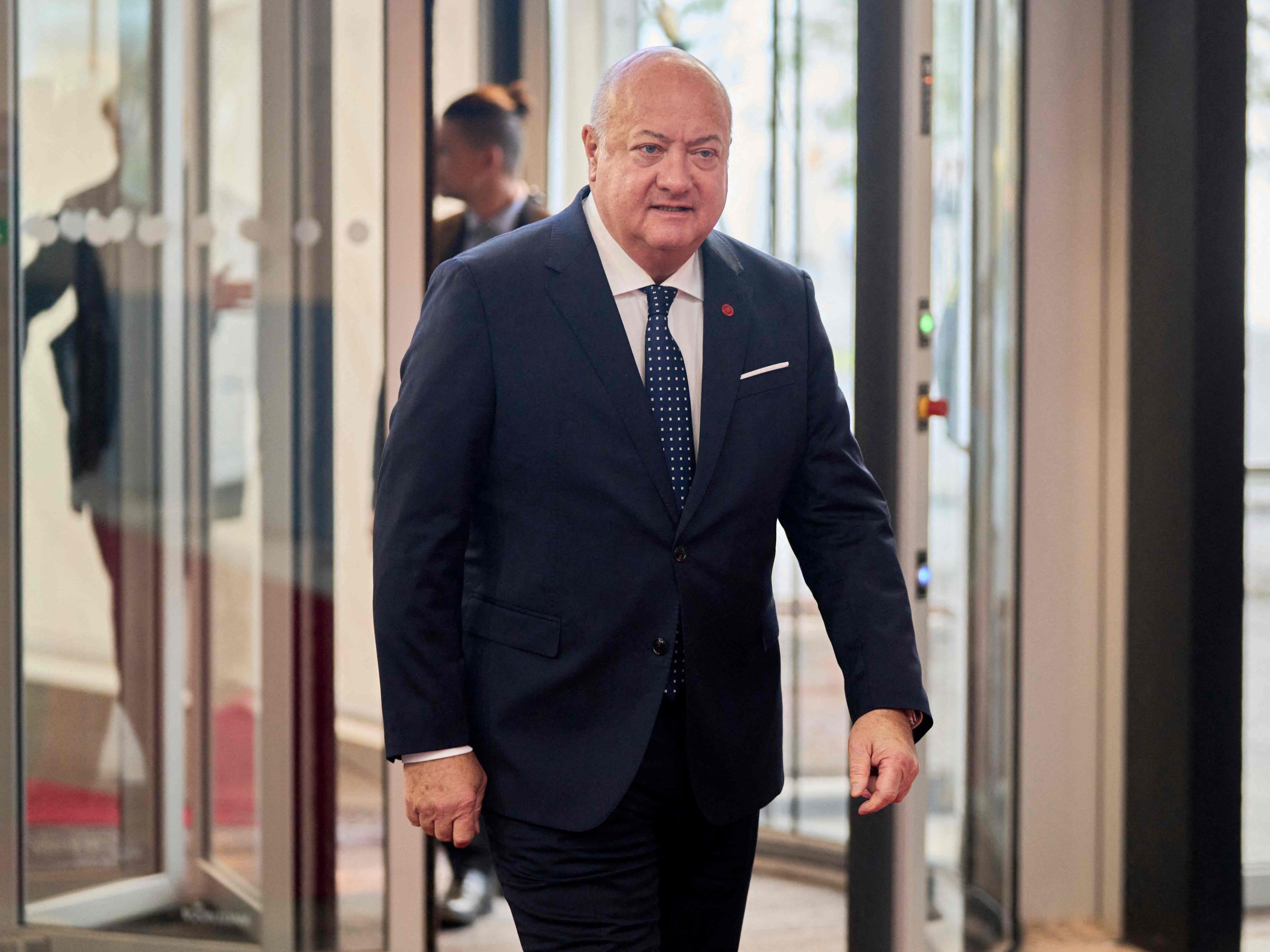 Bundeskanzler Stocker wurde nach der Rückenoperation aus dem Spital entlassen.