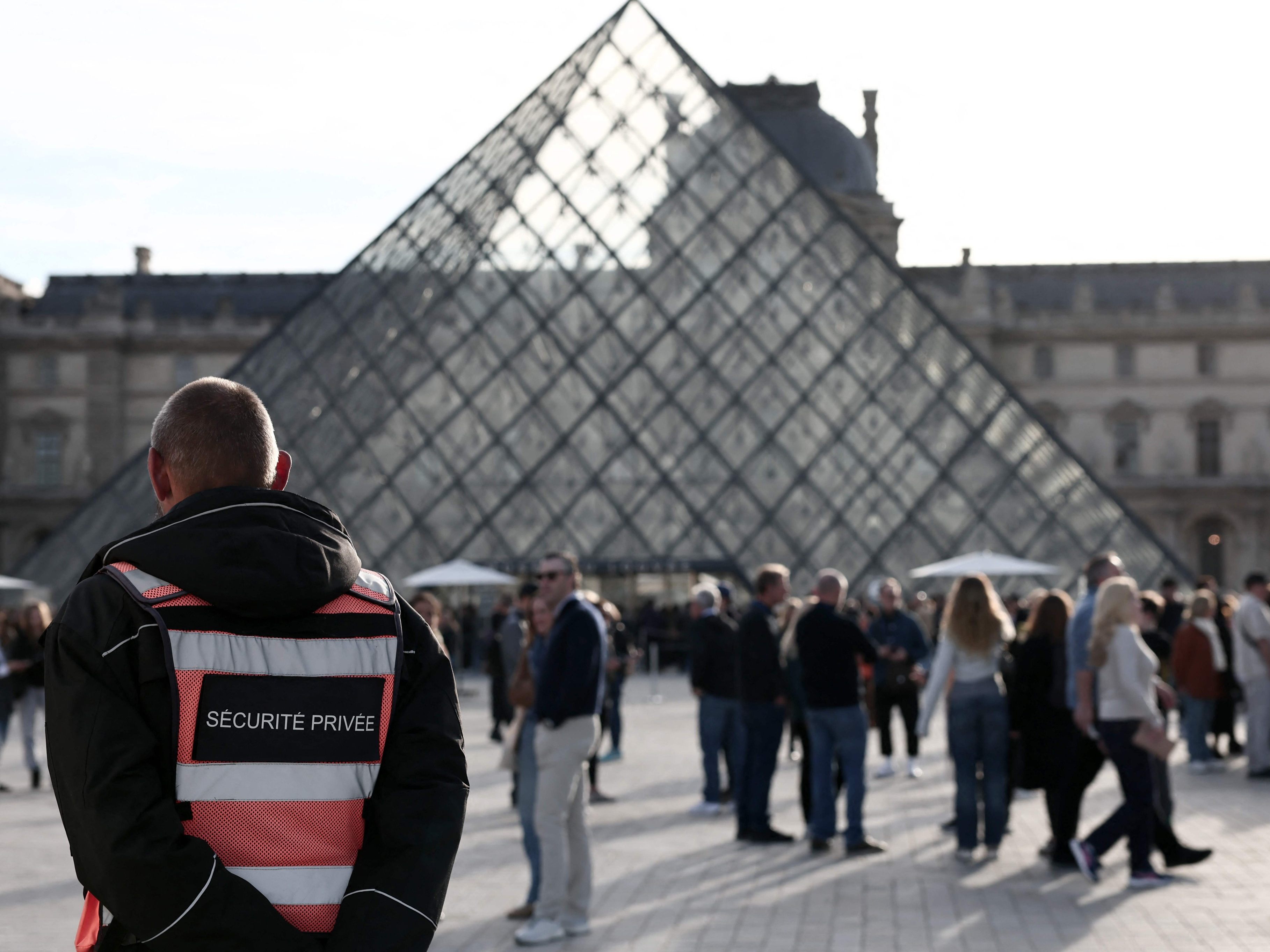 Polizei verhaftet weiteren Täter nach Filmreifem Raubzug in Paris.