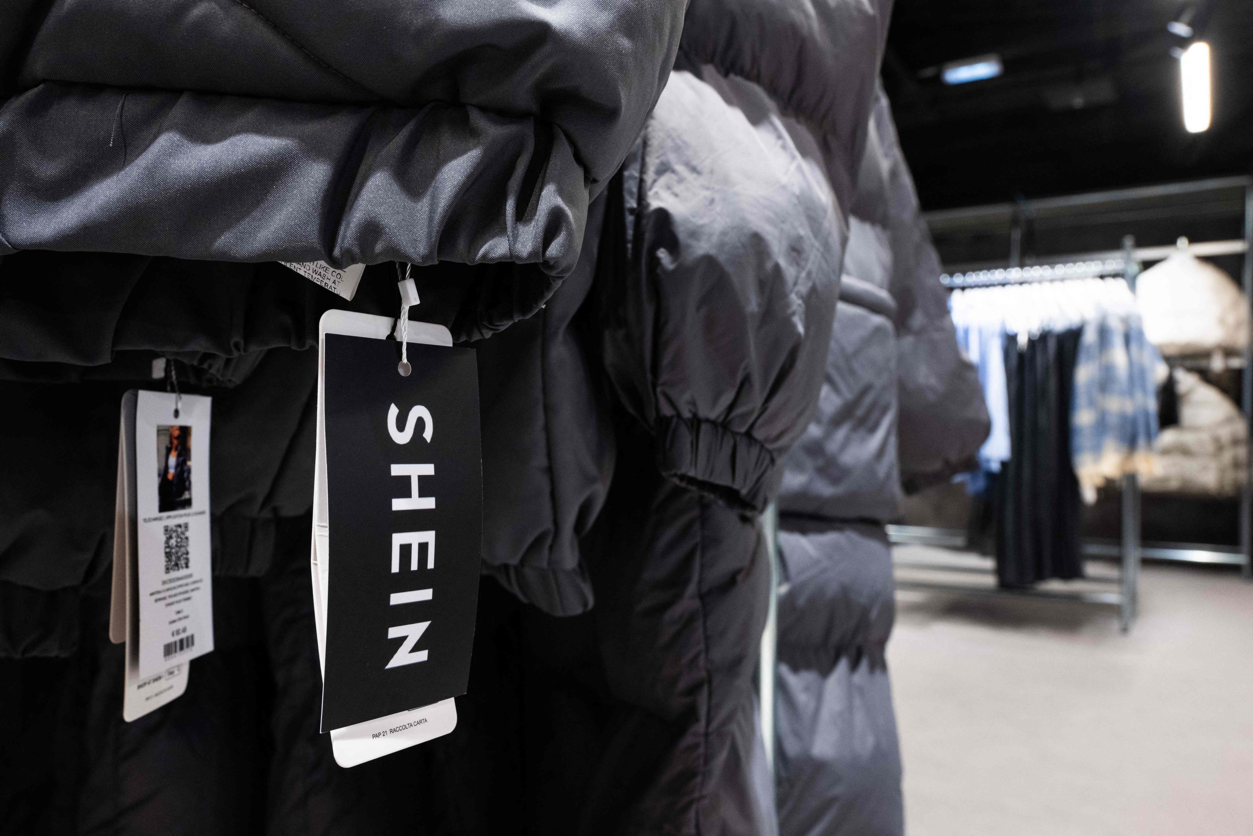Ultra-Fast-Fashion von Shein und Temu: Bis zu 4.000 Mal mehr Umweltgifte als erlaubt