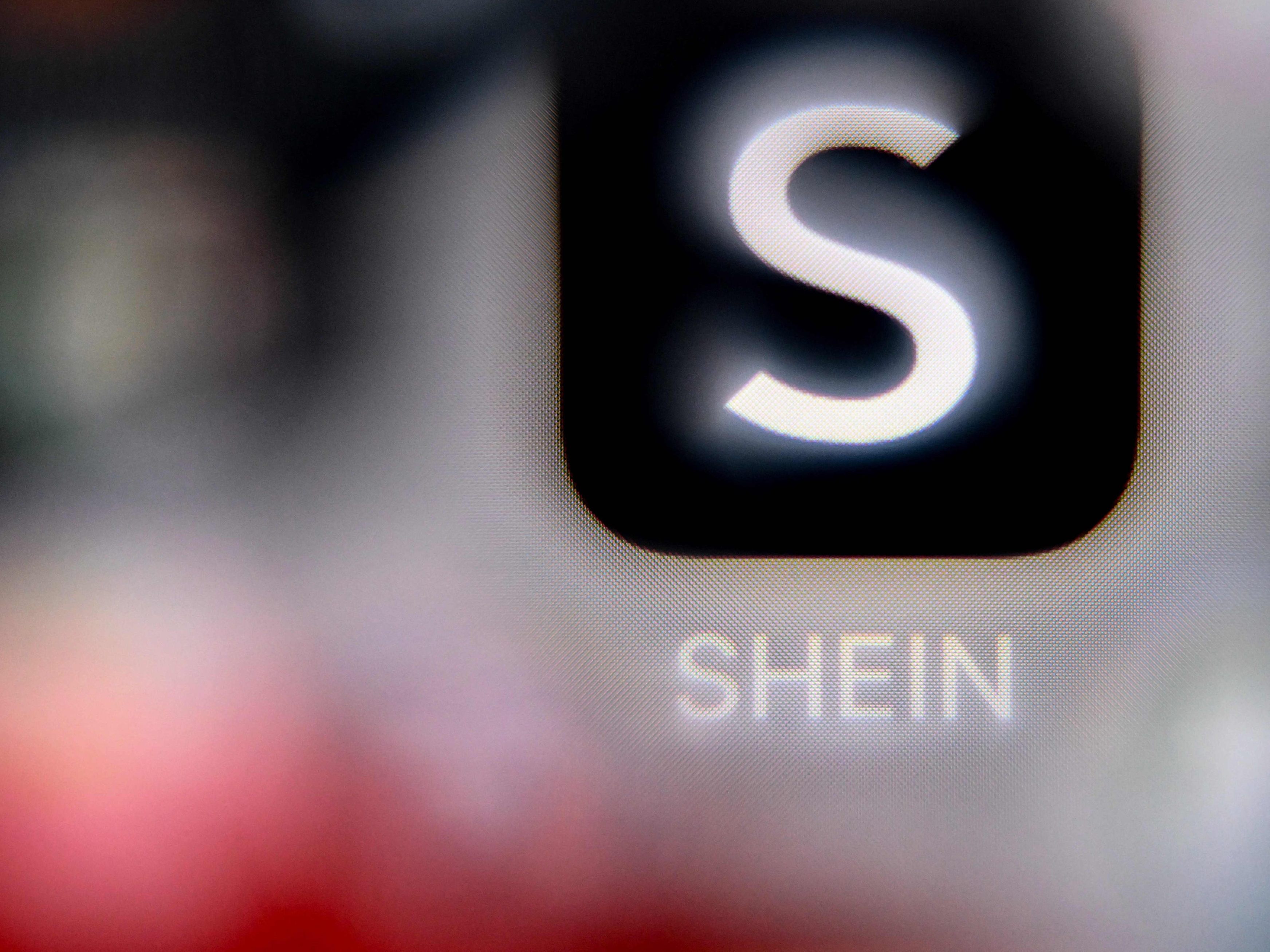 Der Handelsverband und Greenpeace fordern eine europaweite Sperre von Shein.