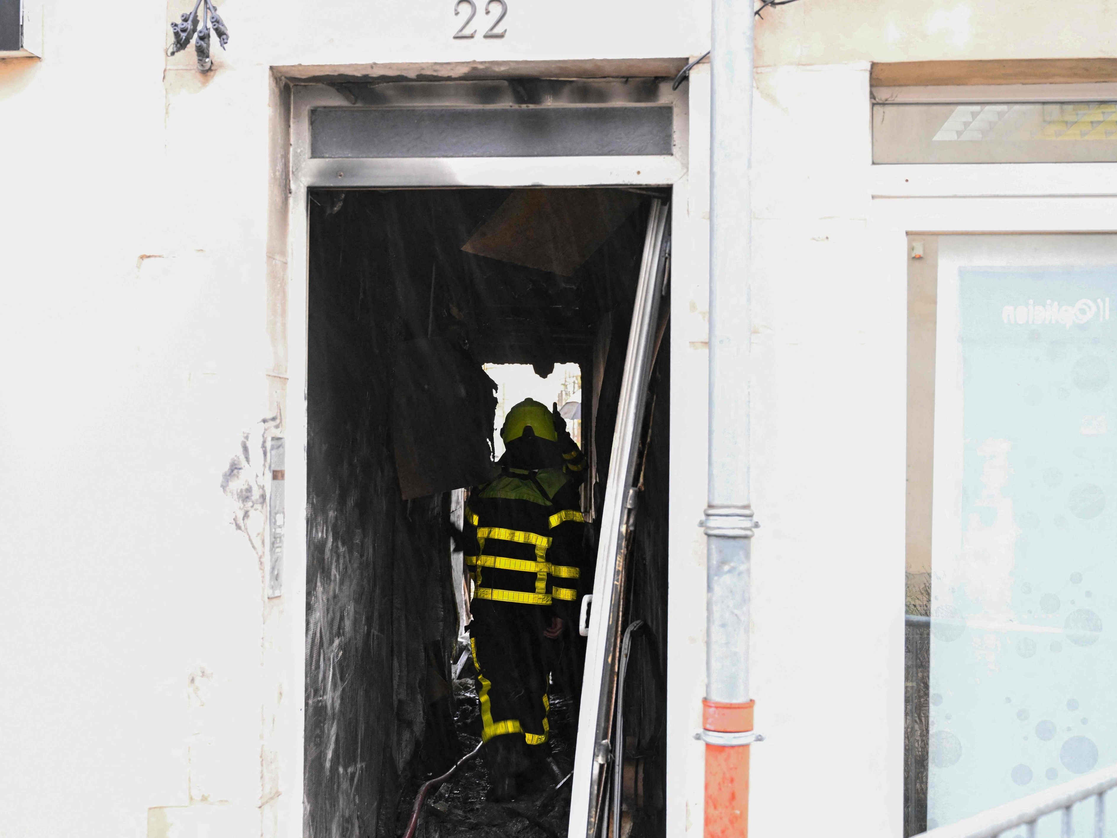 Fünf Tote bei Hausbrand in Ostfrankreich: Tragödie erschüttert Neuves-Maisons.