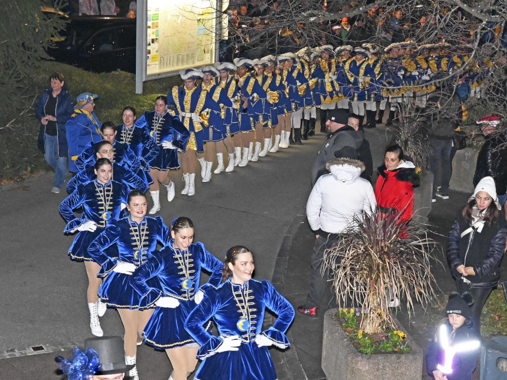 Mit Umzug der Hardar Mufängar und Rahmenprogramm wurde der Fasching eröffnet.