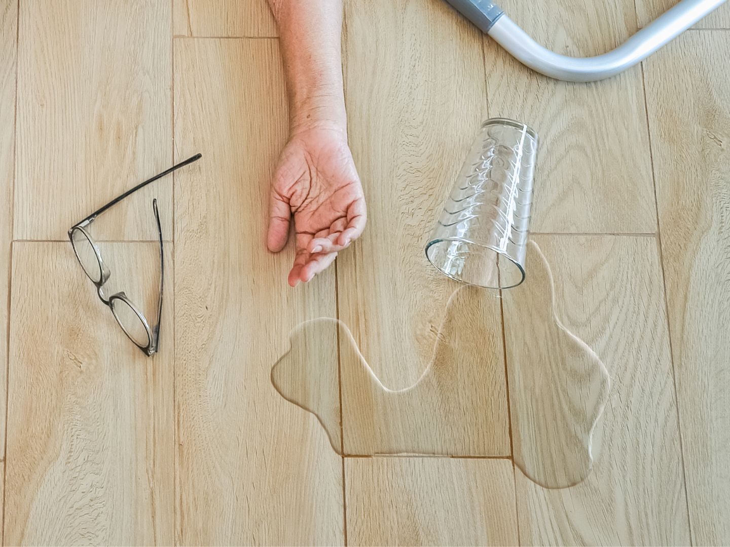 Die Tiroler Seniorin lag eine Woche lang in ihren Exkrementen am Küchenboden, bevor sie an Dehydrierung verstarb.