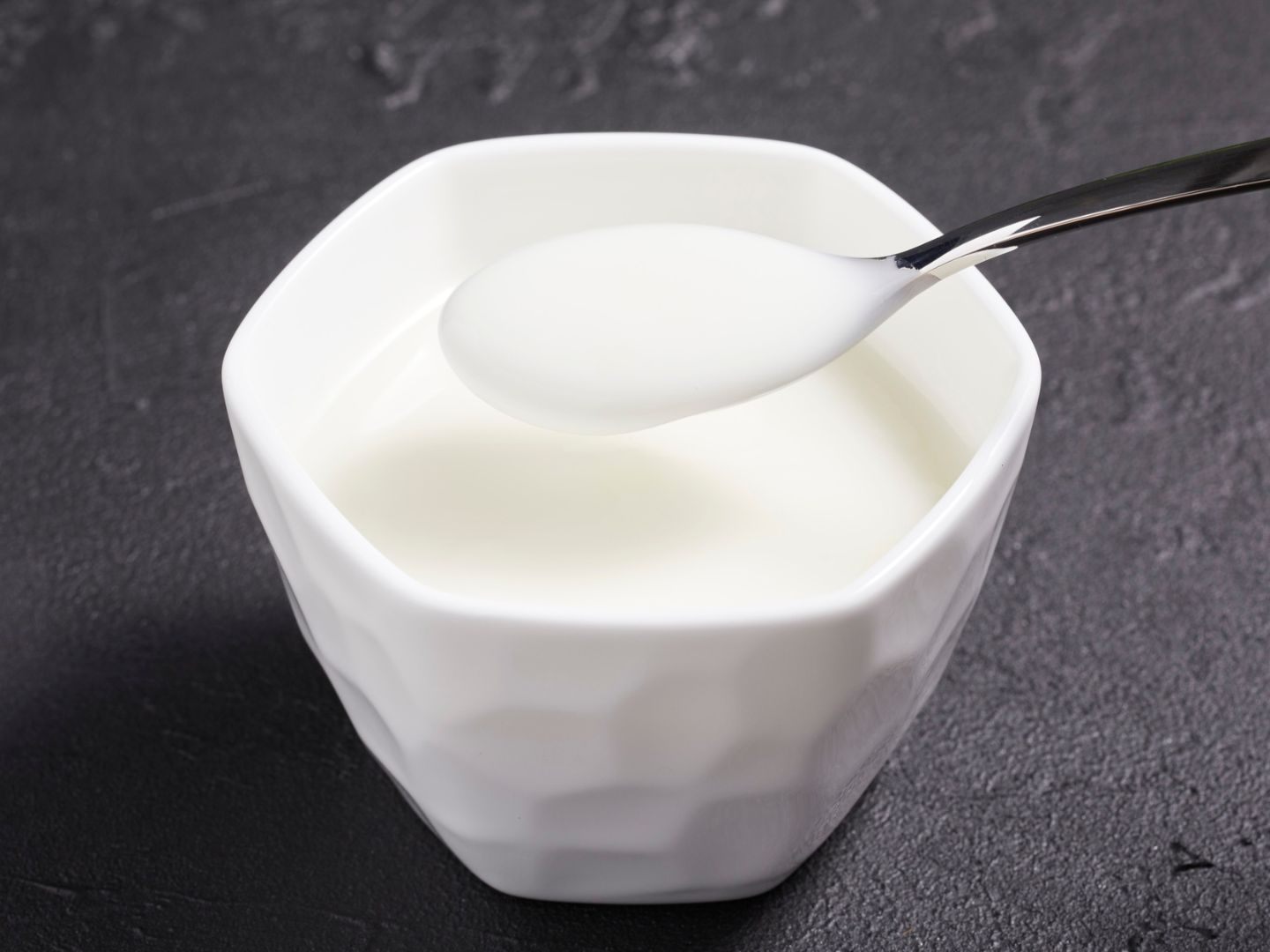 Diverse Naturjoghurts wurden vom VKI getestet - mit durchaus erfreulichem Ergebnis.