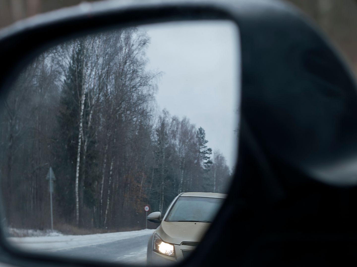 Auf Drängler mit abruptem Abbremsen zu reagieren, ist insbesondere im Winter keine gute Idee.