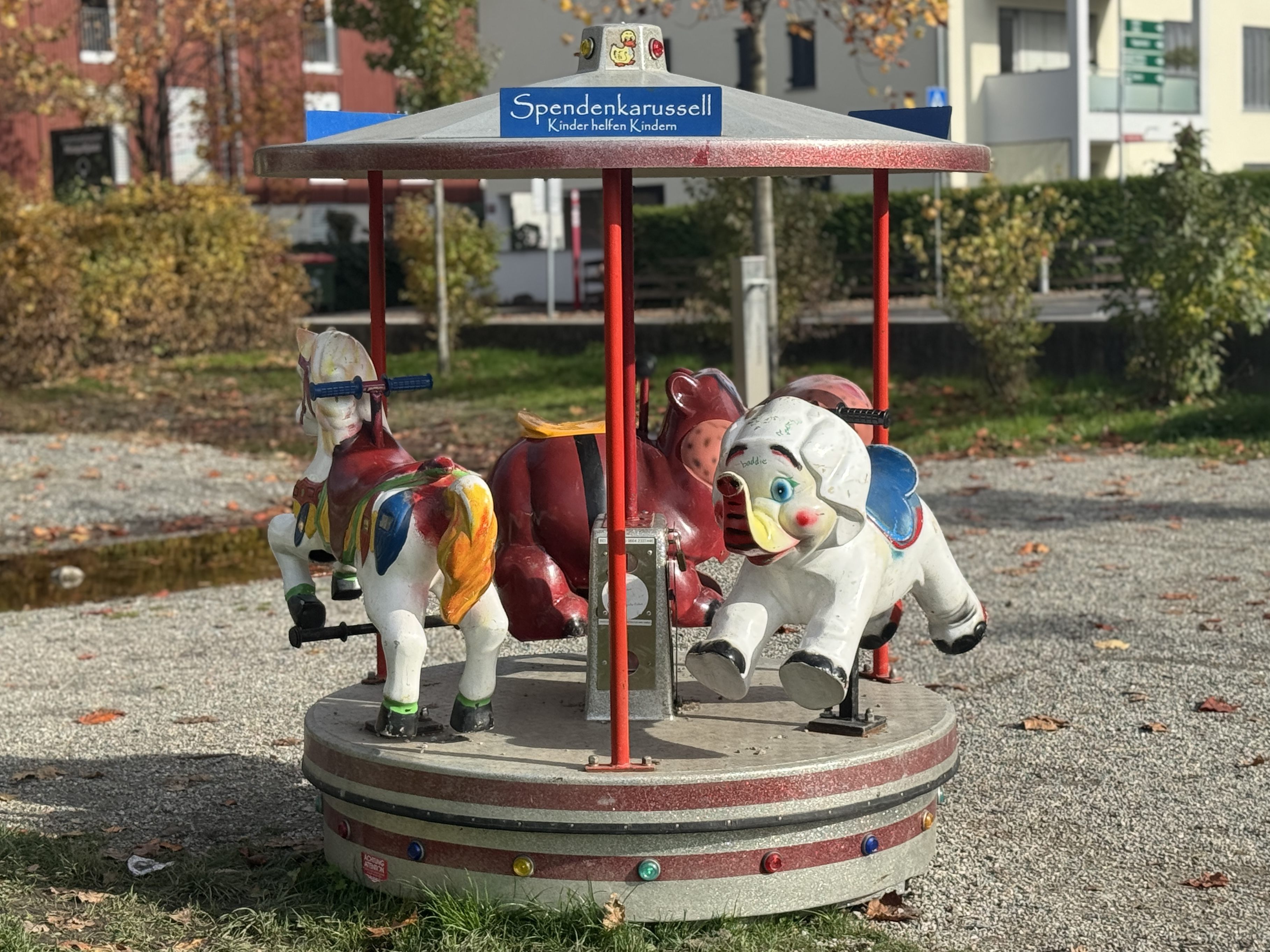 Wem gehört dieses Spenden-Karussell?