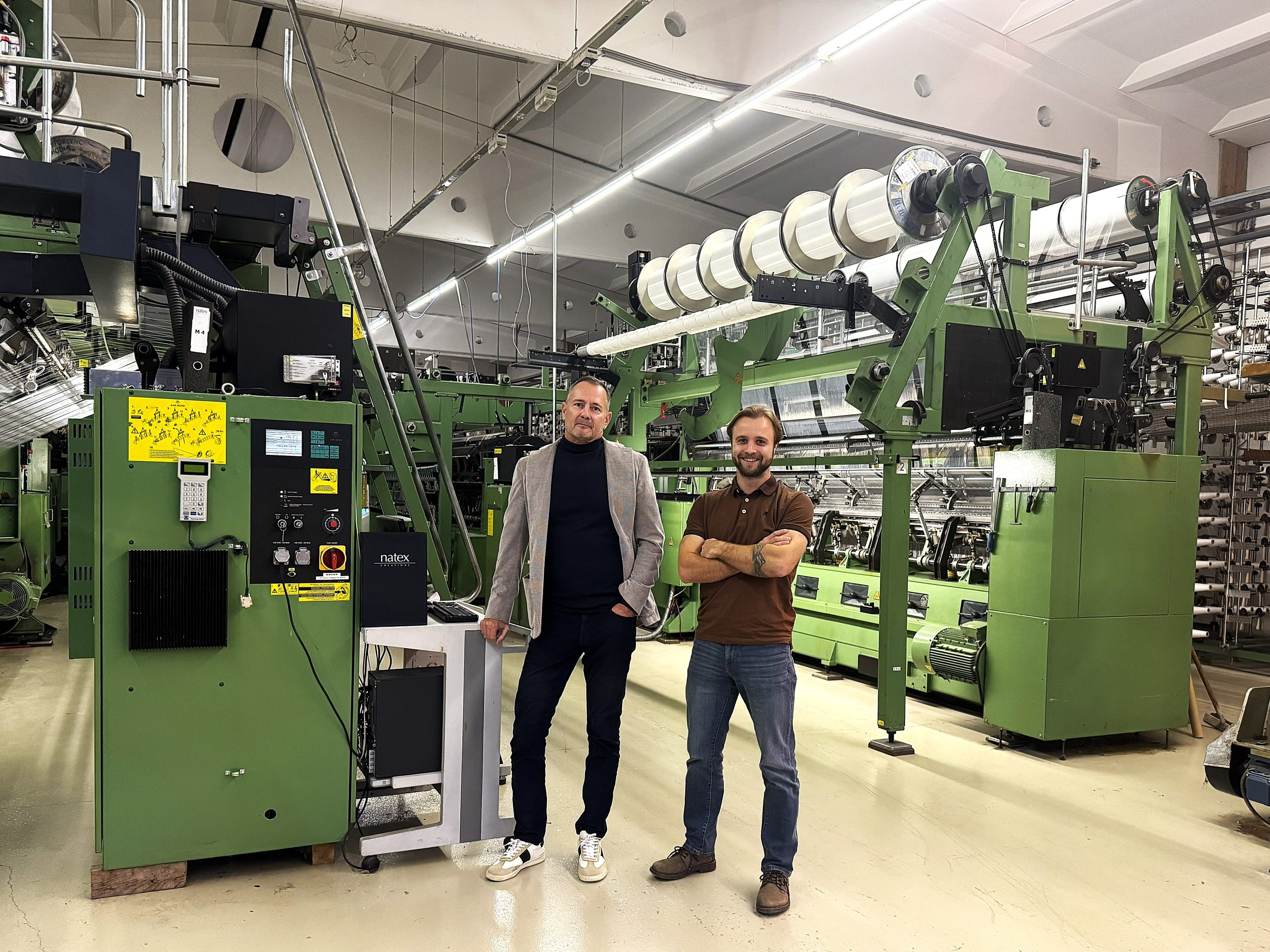 Jörg Nachbaur und sein Sohn Daniel Nachbaur in der Produktion von Natex.