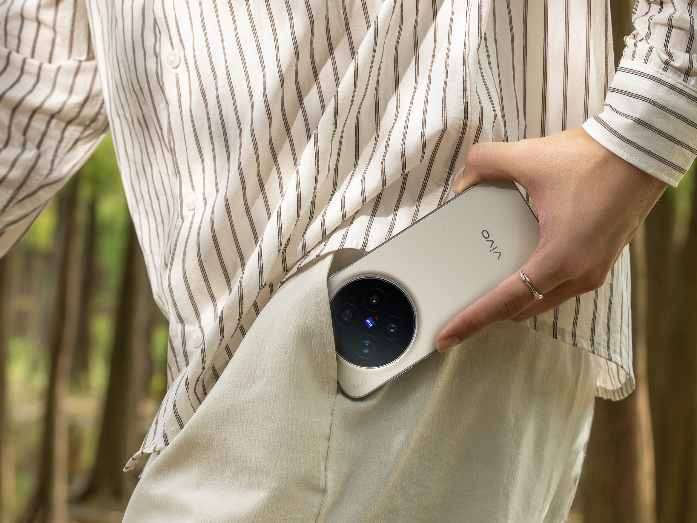 Halte jeden Moment mit dem neuen vivo X300 Pro perfekt fest.