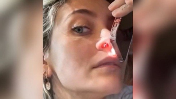Video: Paris Jackson zeigt Loch in Nasenscheidewand &#038; warnt vor Drogenkonsum