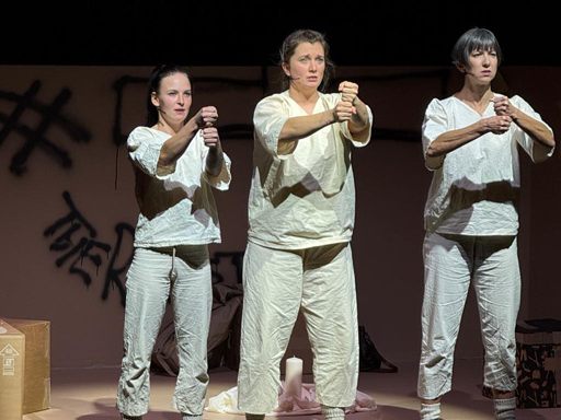 „Loch im Bauch“ auf der Remise-Bühne in Bludenz