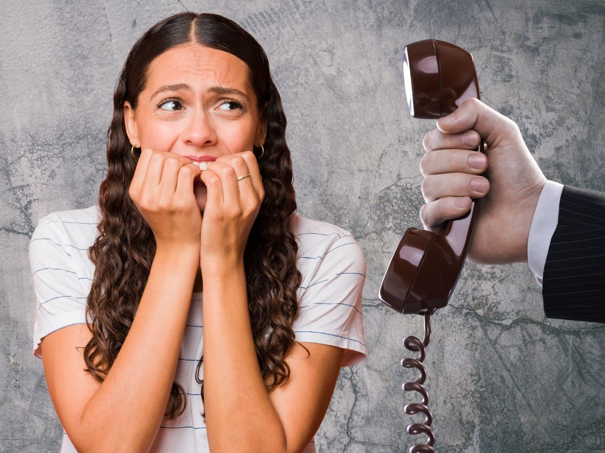 Gen Z schweigt am Telefon – Firmen investieren in Trainings