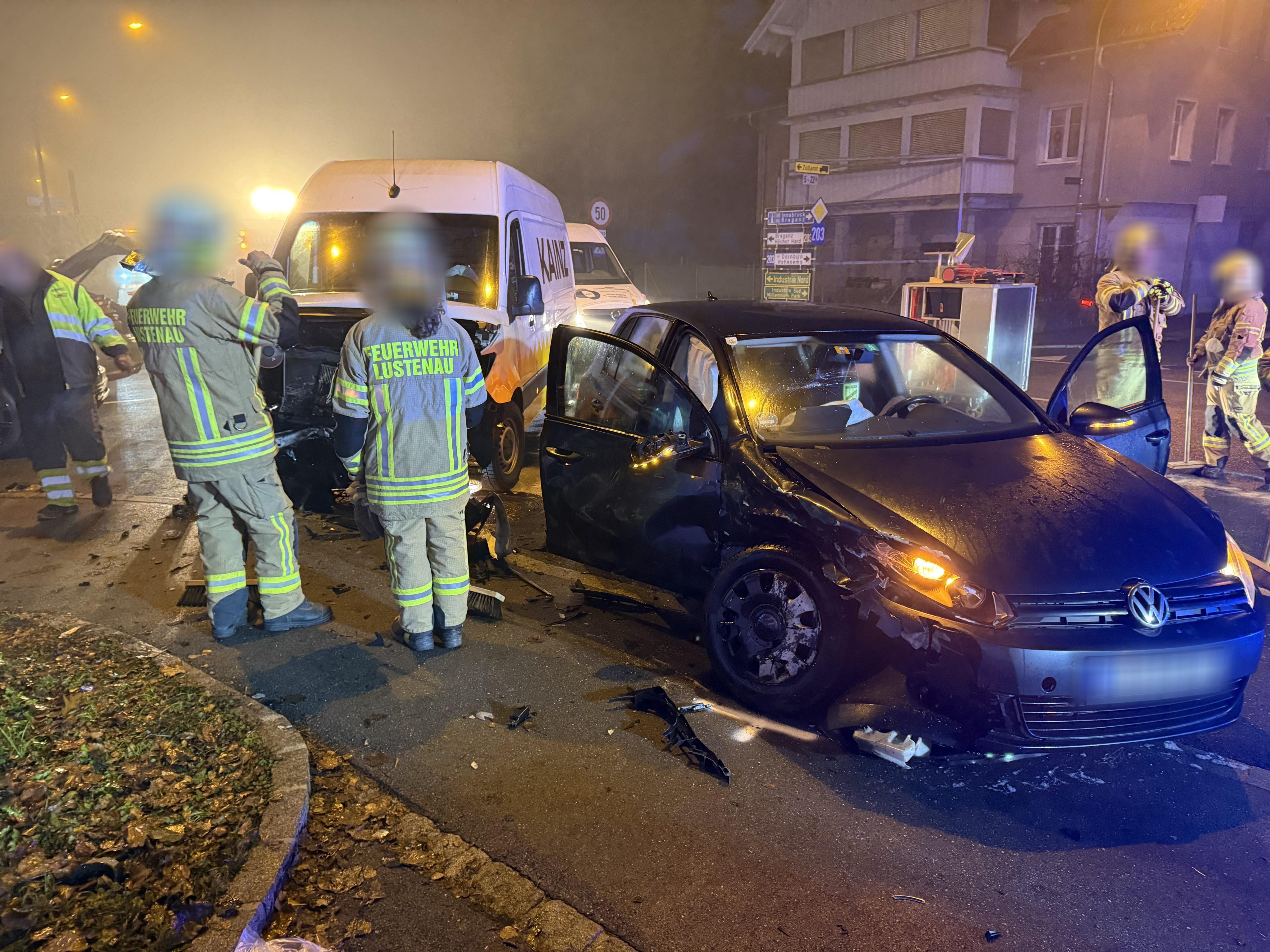 Schwerer Unfall in Lustenau: Drei Personen wurden verletzt.
