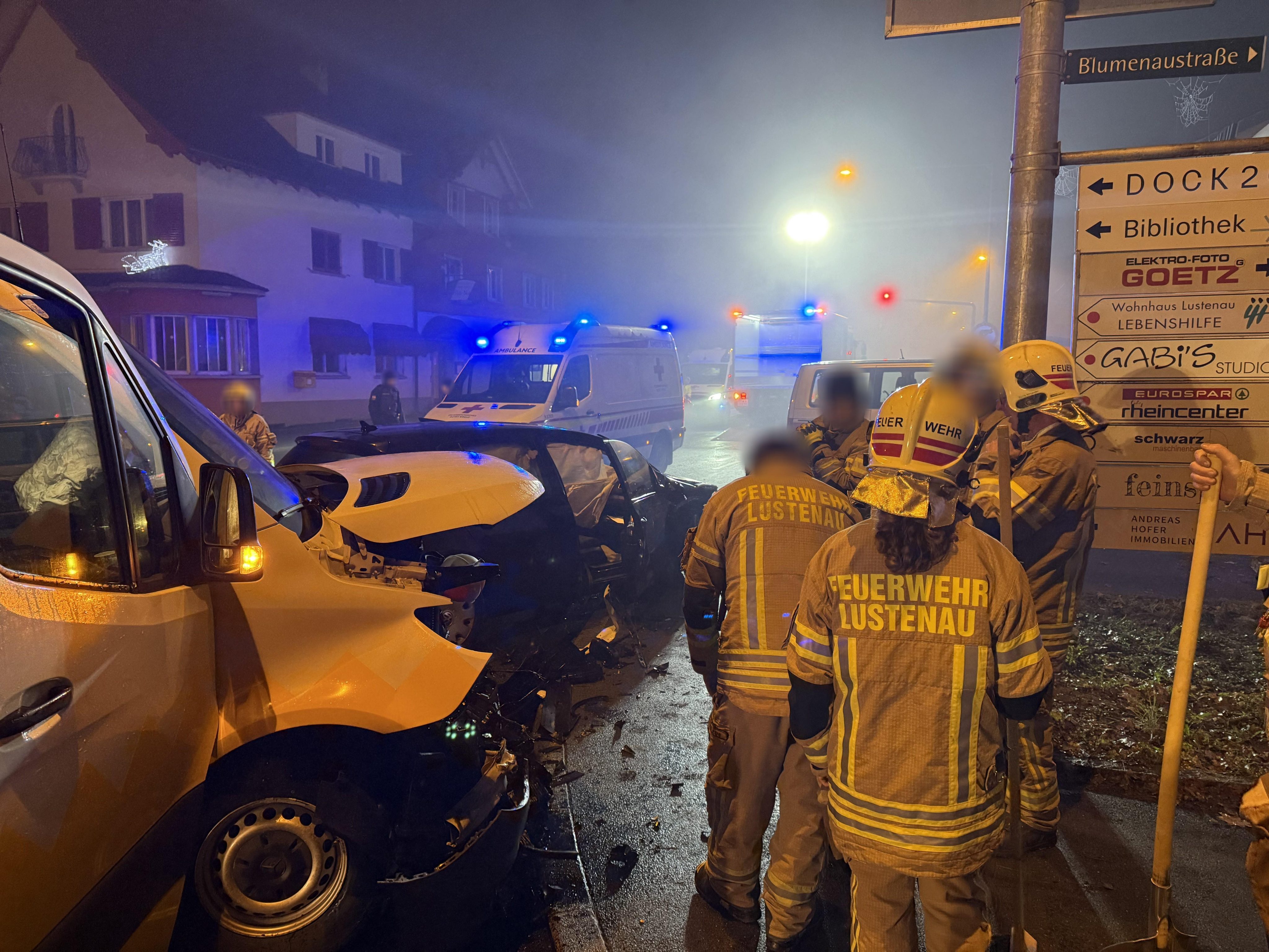 Der Unfall ereignete sich in der Nacht von Samstag auf Sonntag, kurz vor 5 Uhr.