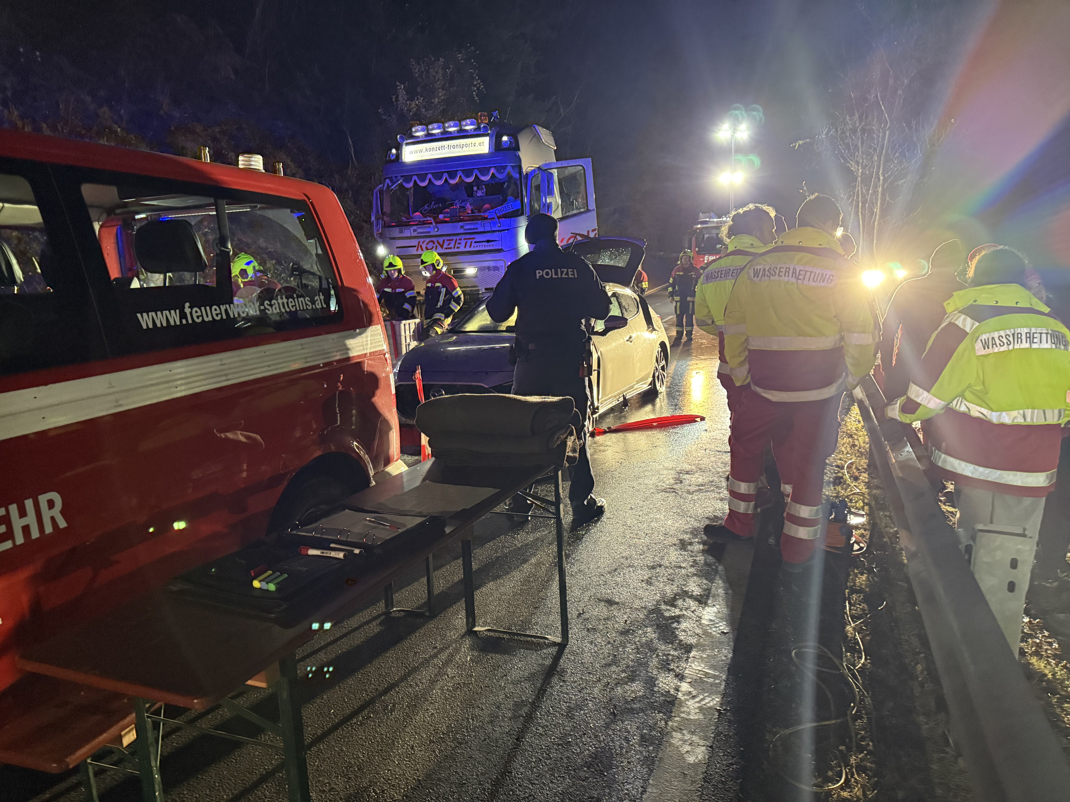 Über 50 Einsatzkräfte der Feuerwehr waren vor Ort.