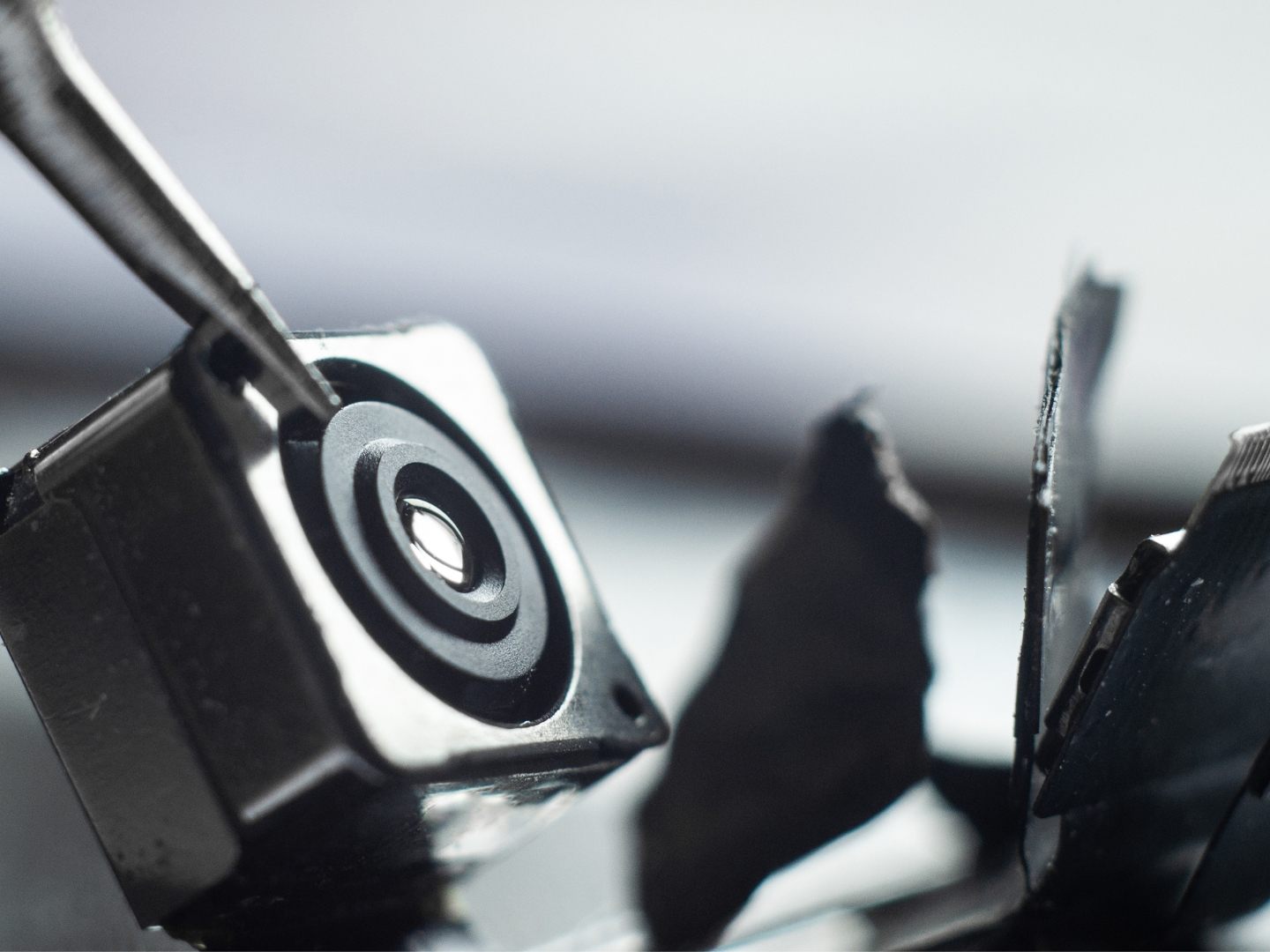 Vom WLAN-Scan bis RF-Detektor: So finden Sie jede versteckte Kamera.