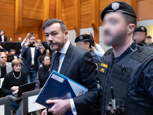 Benko und seine Frau mussten vor Gericht erscheinen