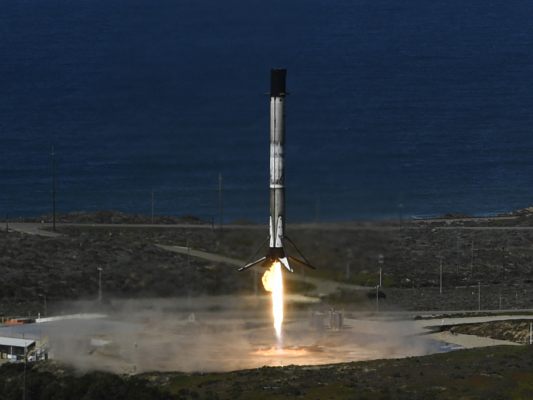 Elon Musks Raumfahrt-Startup SpaceX könnte 2026 an die Börse gehen