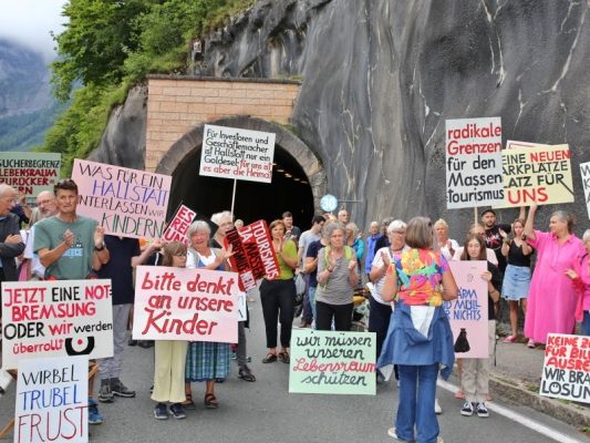 Die Bewohner demonstrieten bereits 2023 gegen den Massentourismus