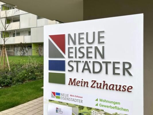 Das Verfahren wird eingestellt und der Regierungskommissär abberufen.