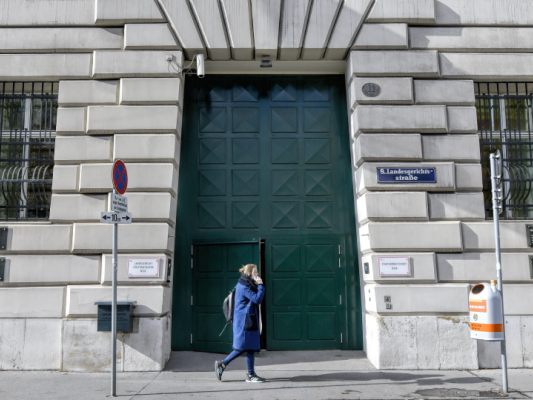 Der 18-Jährige kam im Grauen Haus mit einer Bewährungsstrafe davon