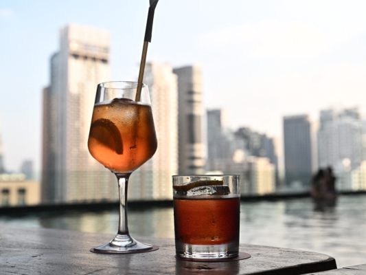 Alkohol in Thailand am Nachmittag ist testhalber erlaubt