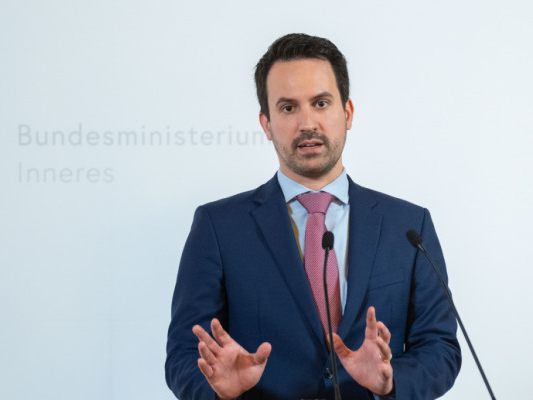 Wiederkehr verordnet Privatschulen neue Vorgaben