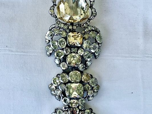 Der in eine Hutnadel eingearbeitete Florentiner Diamant