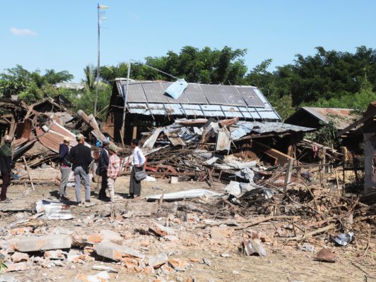 Von dem Teegfeschäft blieb nur ein Schutthaufen
