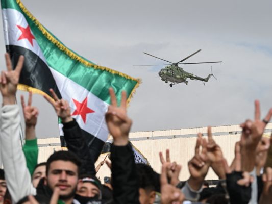 Feiern zum Jahrestag des Umsturzes in Syrien