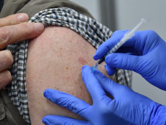 Aufnahme in kostenloses Erwachsenen-Impfprogramm "würde Sinn machen"