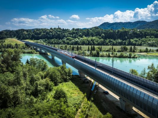 Die Koralmbahn verbindet die Steiermark und Kärnten schneller