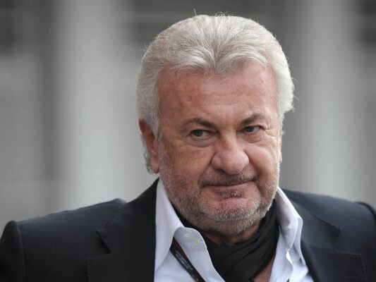 Willi Weber in seiner Villa beraubt