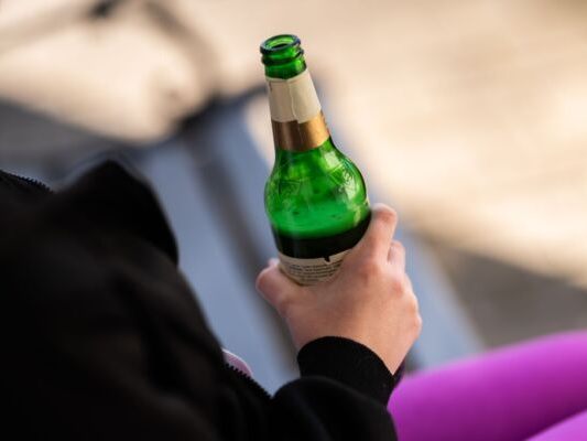Alkoholkonsum unter europäischen Teenagern weiterhin auffallend hoch