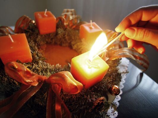 Das Feuer dürfte beim Anzünden des Adventkranzes ausgbrochen sein