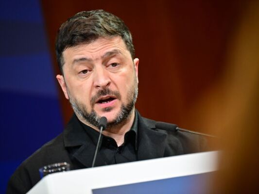 Wolodymyr Selenskyj will bald zu Donald Trump